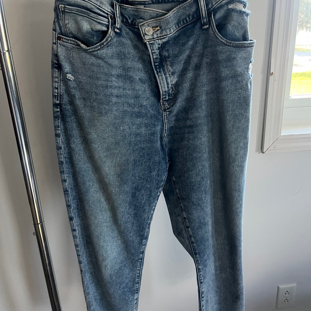 Abercrombie & Fitch Distressed Blue Boyfriend Jeans never worn